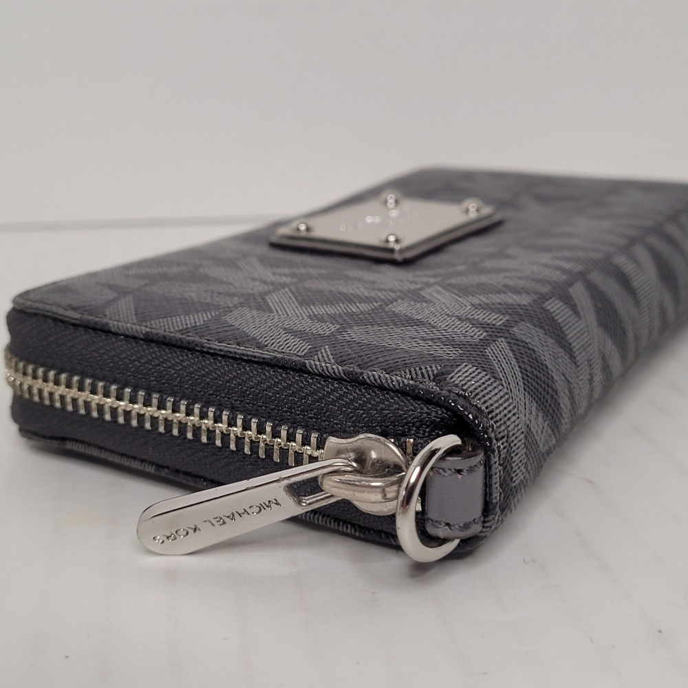 Michael Kors Zip Around Large Jet Set Wallet - Picture 3 of 8